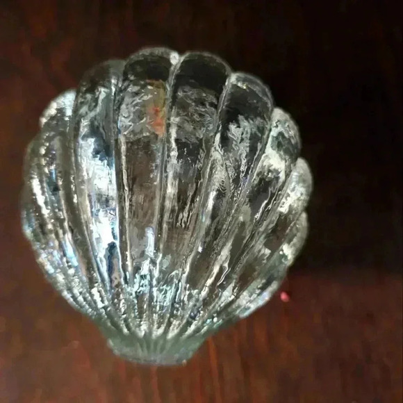 Vintage frosted glass seashell trinket dish with lid - Picture 3 of 4